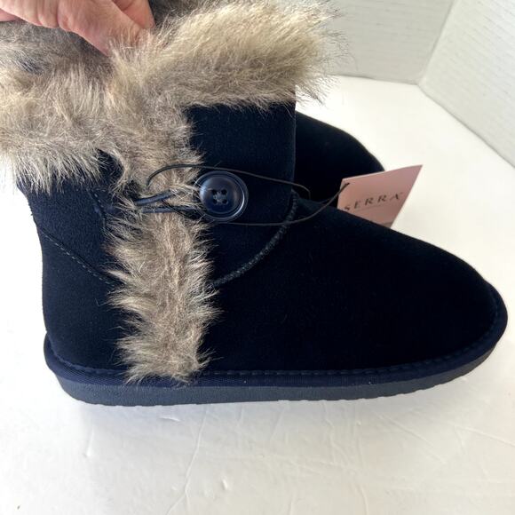 Serra Suede Leather Ankle Boots Size 7 NWT Navy Faux Fur Lining Button Comfort - Picture 7 of 14